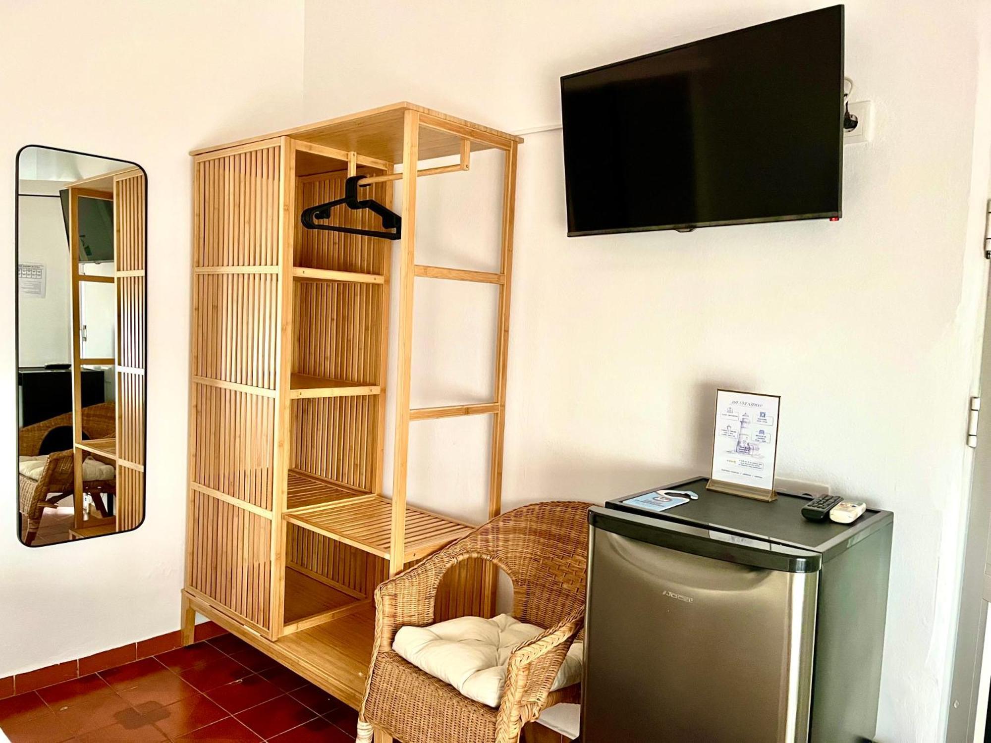 Hostal El Faro Chipiona Extérieur photo
