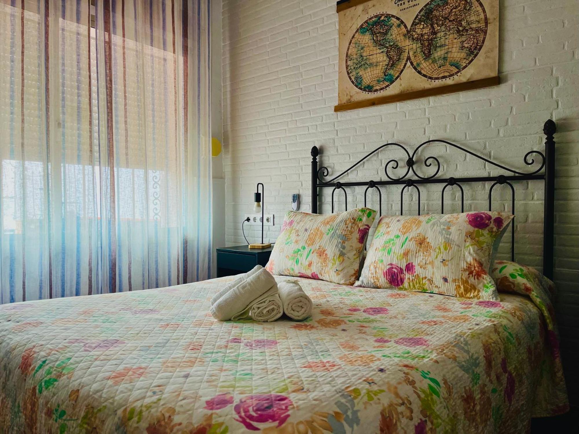 Hostal El Faro Chipiona Extérieur photo