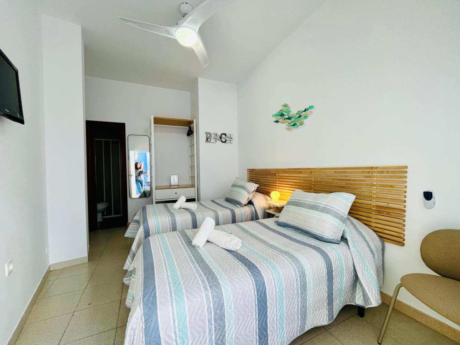 Hostal El Faro Chipiona Extérieur photo