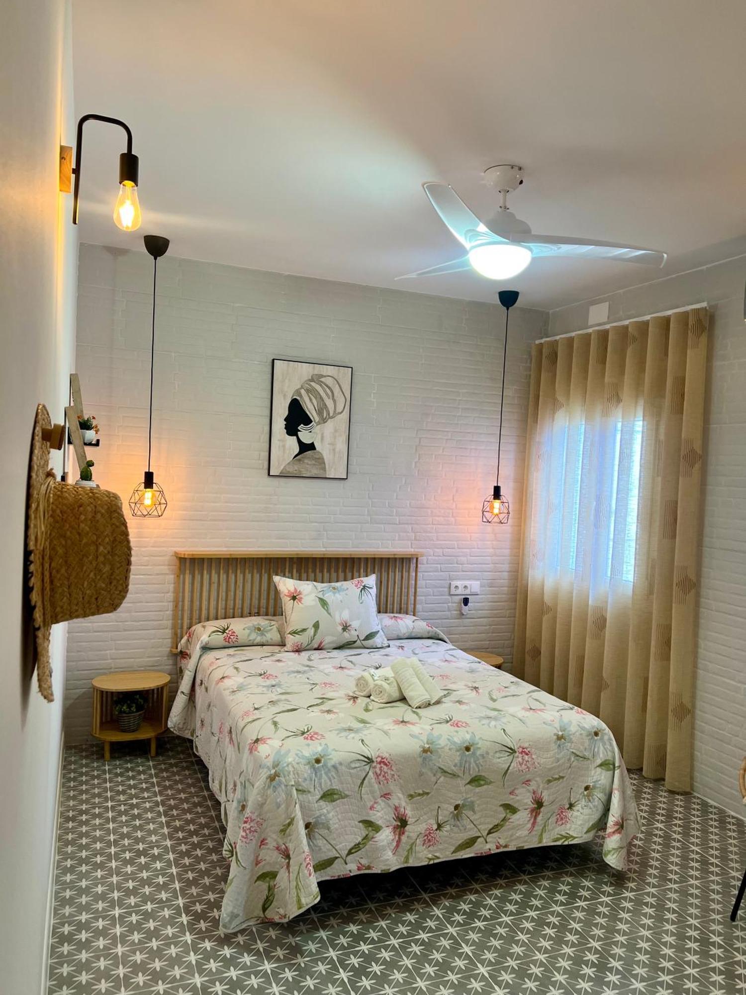Hostal El Faro Chipiona Extérieur photo